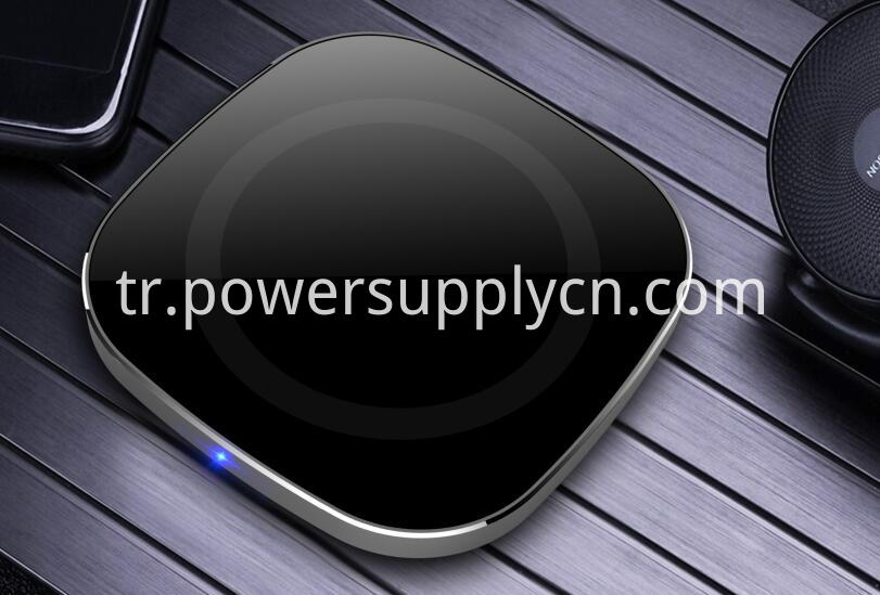 Qi Mini Alüminyum Alaşımlı 10w Hızlı Kablosuz Şarj Cihazı Qi Mini Aluminium Alloy 10w Fast Wireless Charger